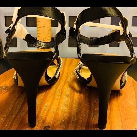 Le Soir by Pour La Victoire Estee Satin Sandal NIB - Picture 7 of 8